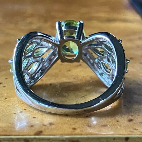 Natural Peridot White Diamond Sterling Silver Ring Size 6 - Picture 5 of 9